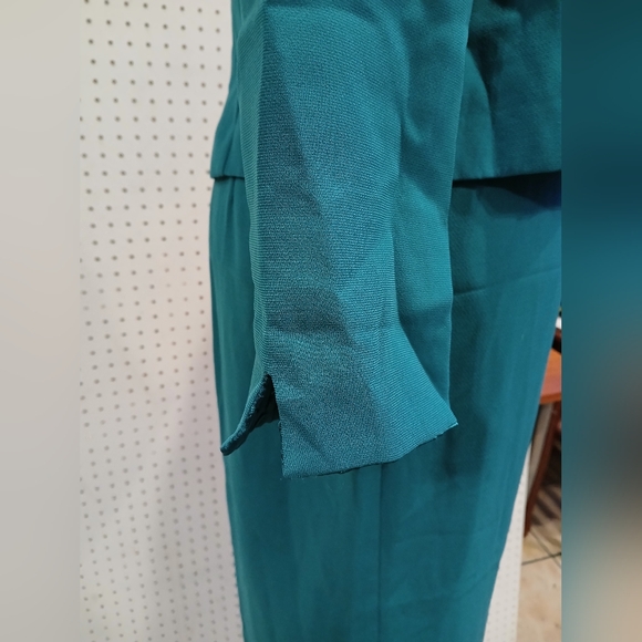 Chic Teal Skirt Set - Picture 6 of 16
